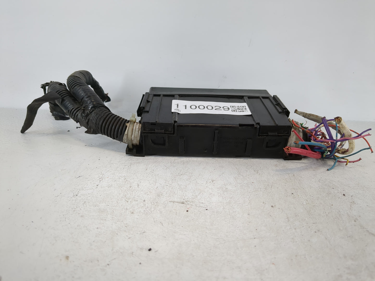 2013-2019 Nissan Sentra Fusebox Fuse Box Panel Relay Module P/N:5UD0A Fits Fits 2013 2014 2015 2016 2017 2018 2019 OEM Used 