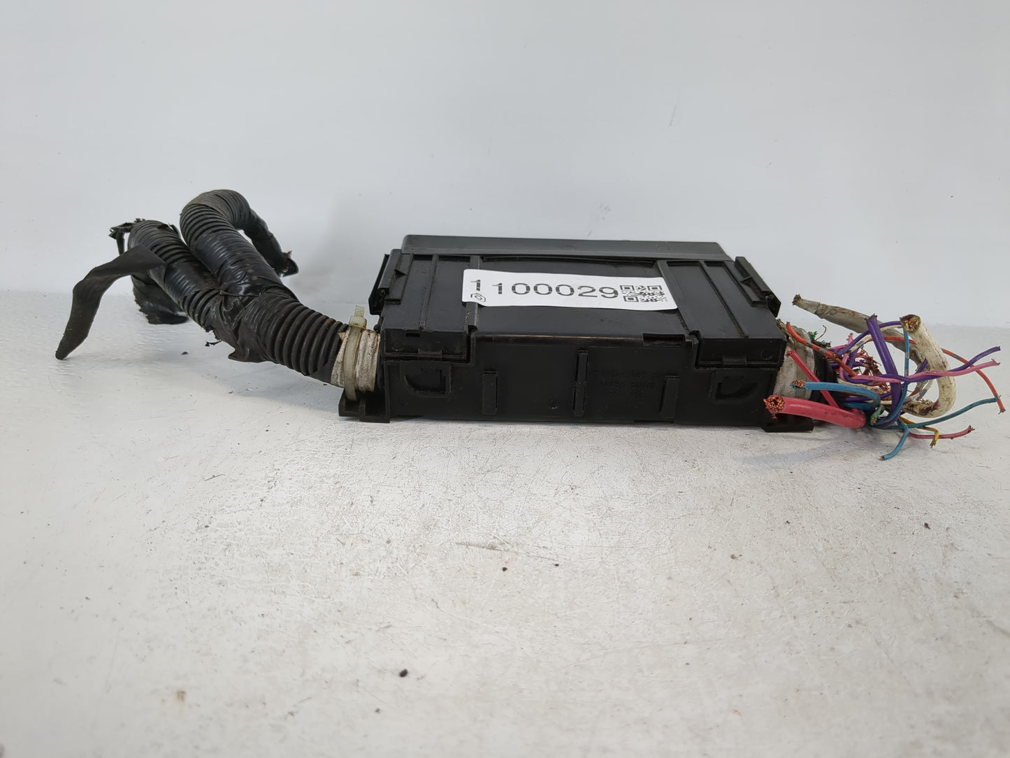 2013-2019 Nissan Sentra Fusebox Fuse Box Panel Relay Module P/N:5UD0A Fits Fits 2013 2014 2015 2016 2017 2018 2019 OEM Used 