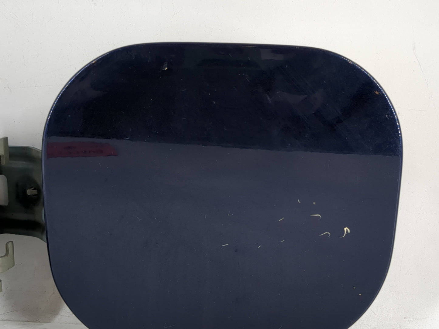 2019 Nissan Sentra Fuel Tank Door Lid Gas Tank - Oemusedautoparts1.com