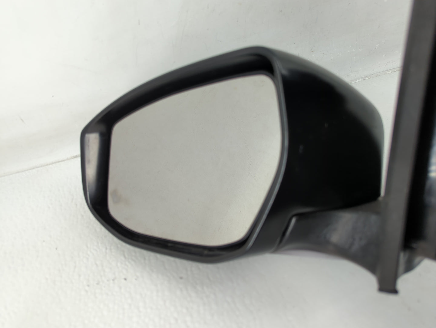2016-2019 Nissan Sentra Driver Side View Mirror - Left Door Mirror OEM Used - Oemusedautoparts1.com