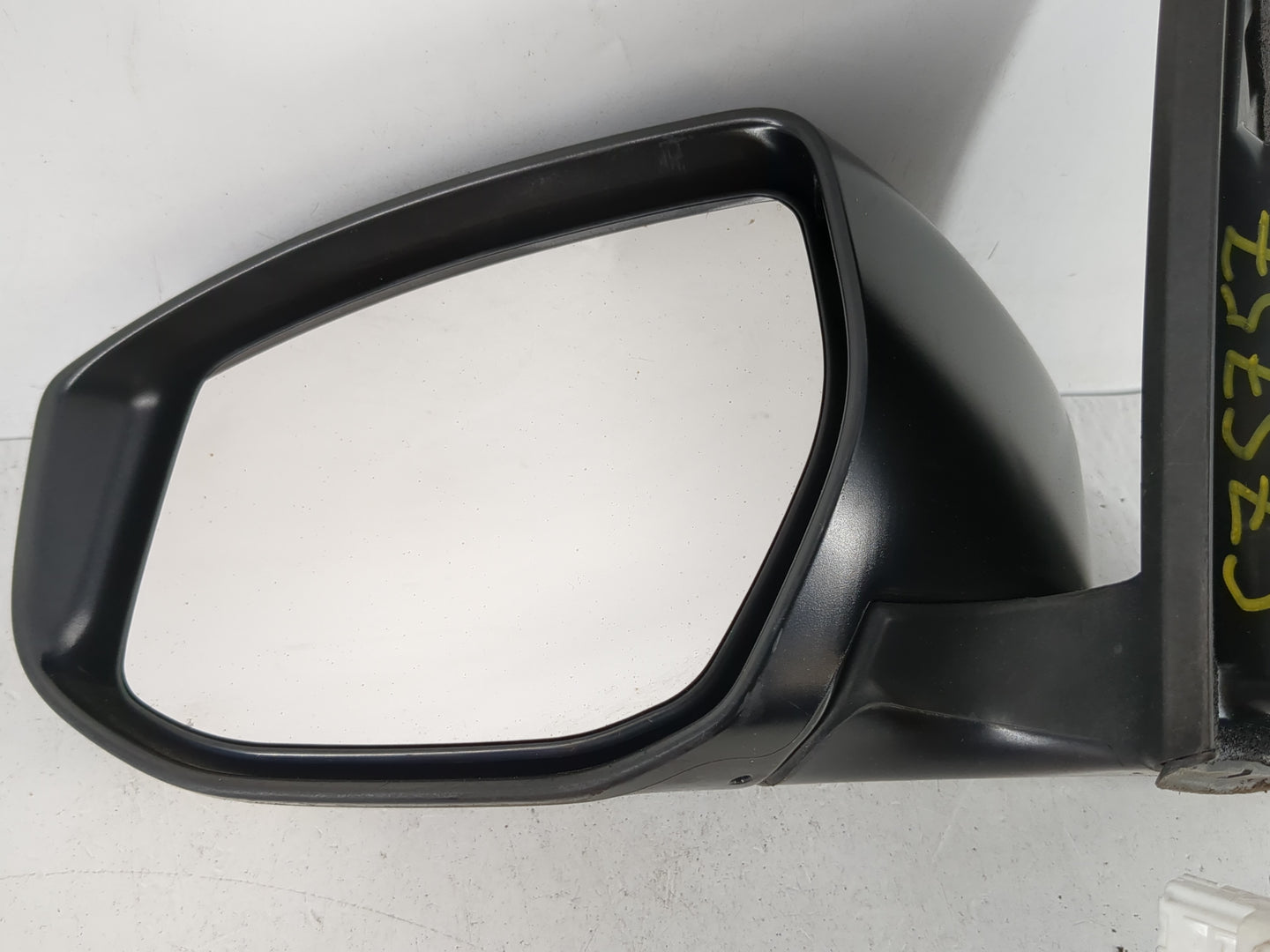 2016-2019 Nissan Sentra Driver Side View Mirror - Left Door Mirror OEM Used - Oemusedautoparts1.com