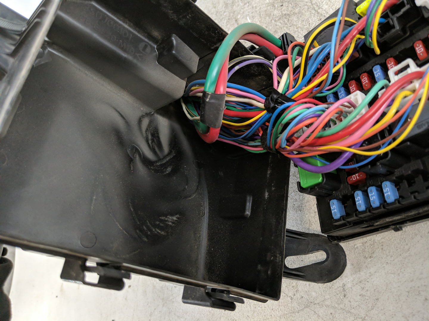 2019 Nissan Sentra Fusebox Fuse Box Panel Relay Module P/N:284B7 3RA3E Fits OEM Used Auto Parts - Oemusedautoparts1.com