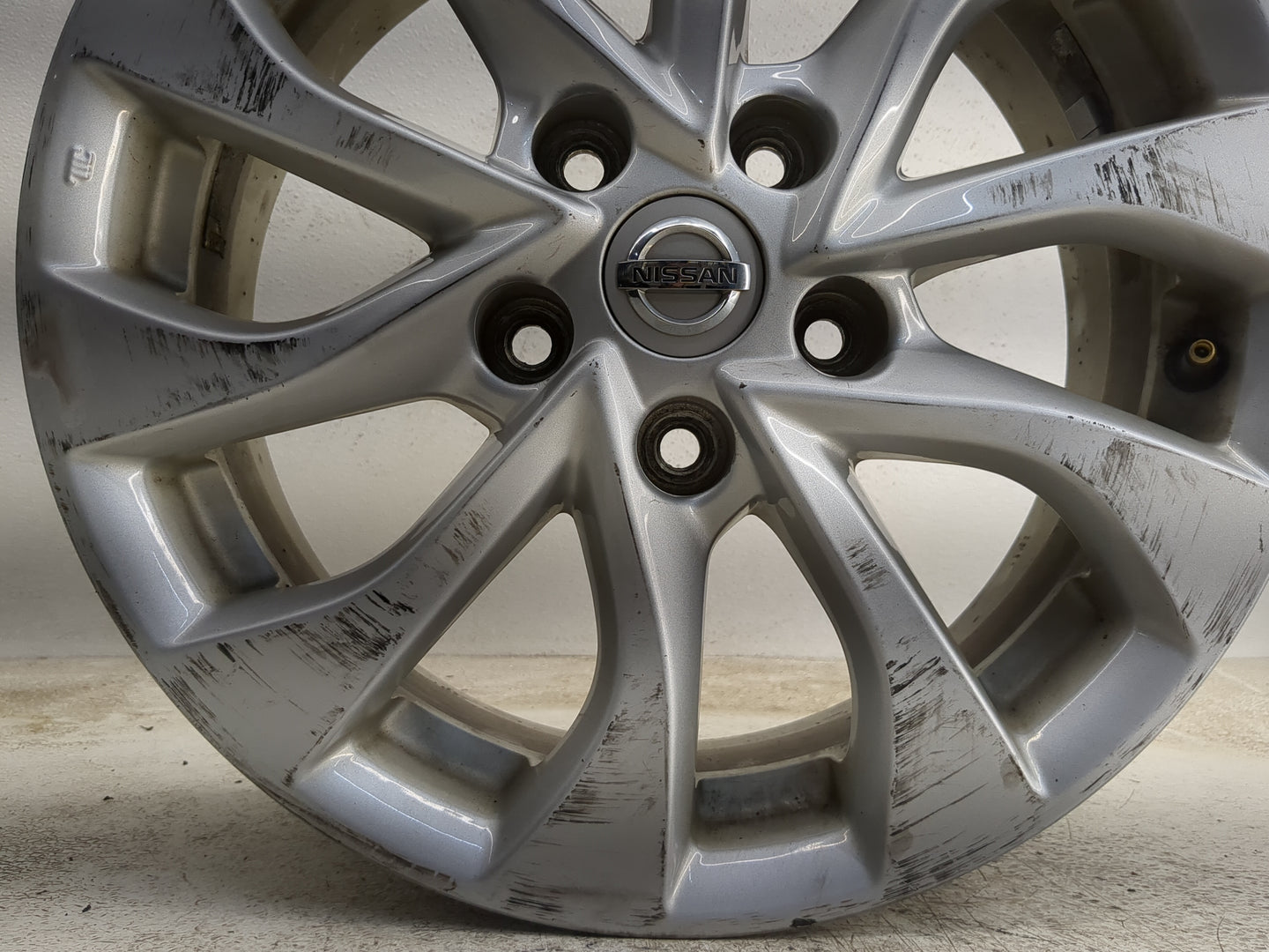 2016-2019 Nissan Sentra Oem Wheel Rim - Oemusedautoparts1.com