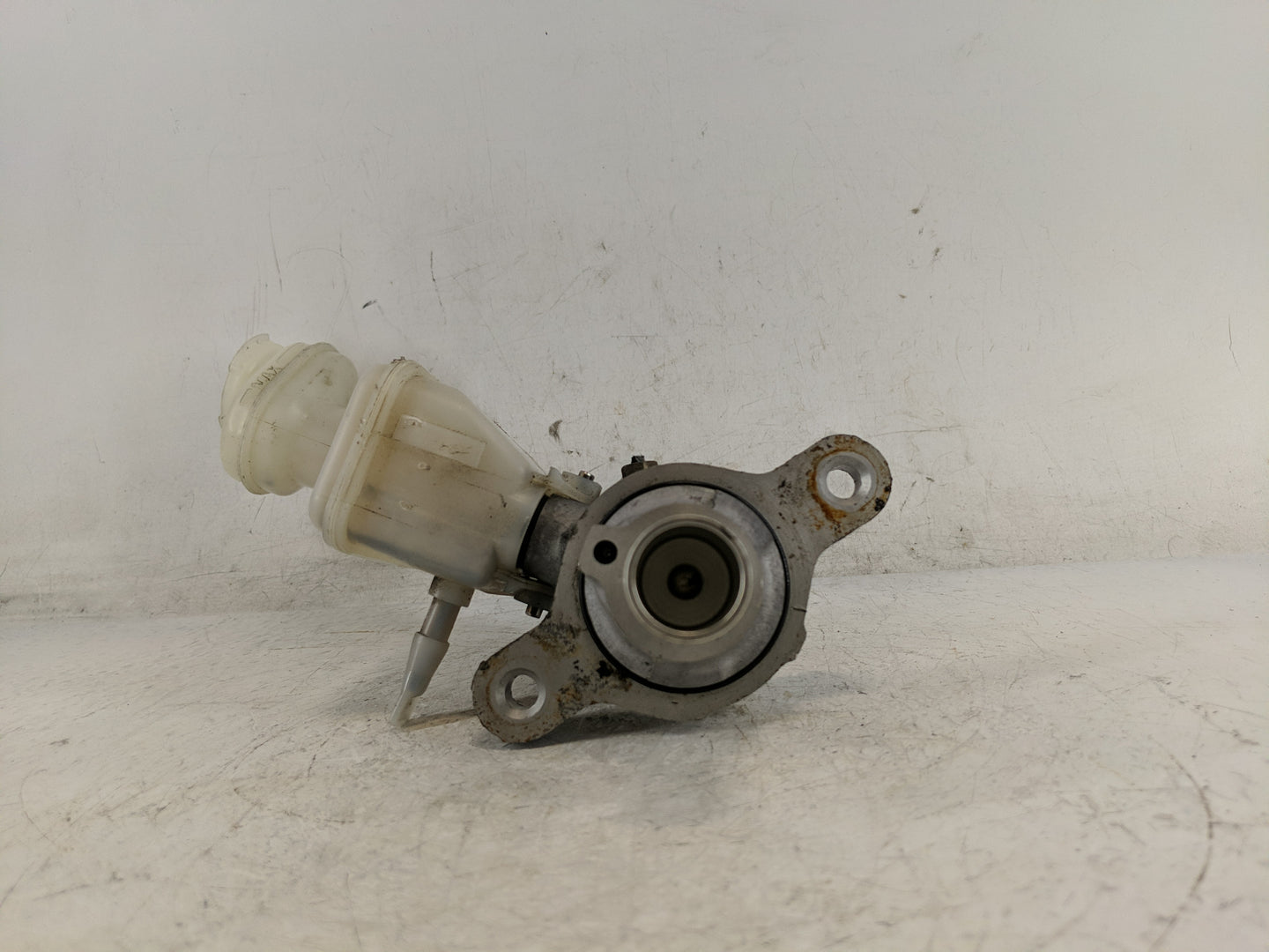 2013-2019 Nissan Sentra Brake Master Cylinder 1220947 - Oemusedautoparts1.com