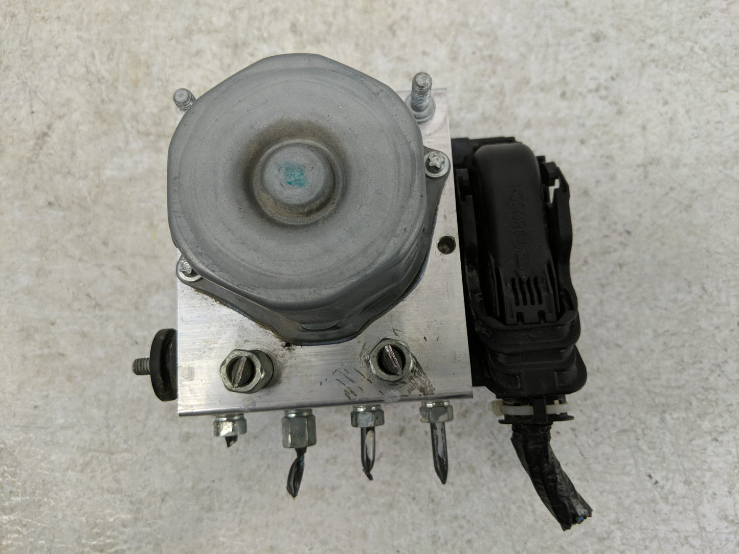 2019 Nissan Sentra ABS Pump Control Module Replacement P/N:47660 5UD0C Fits OEM Used Auto Parts - Oemusedautoparts1.com