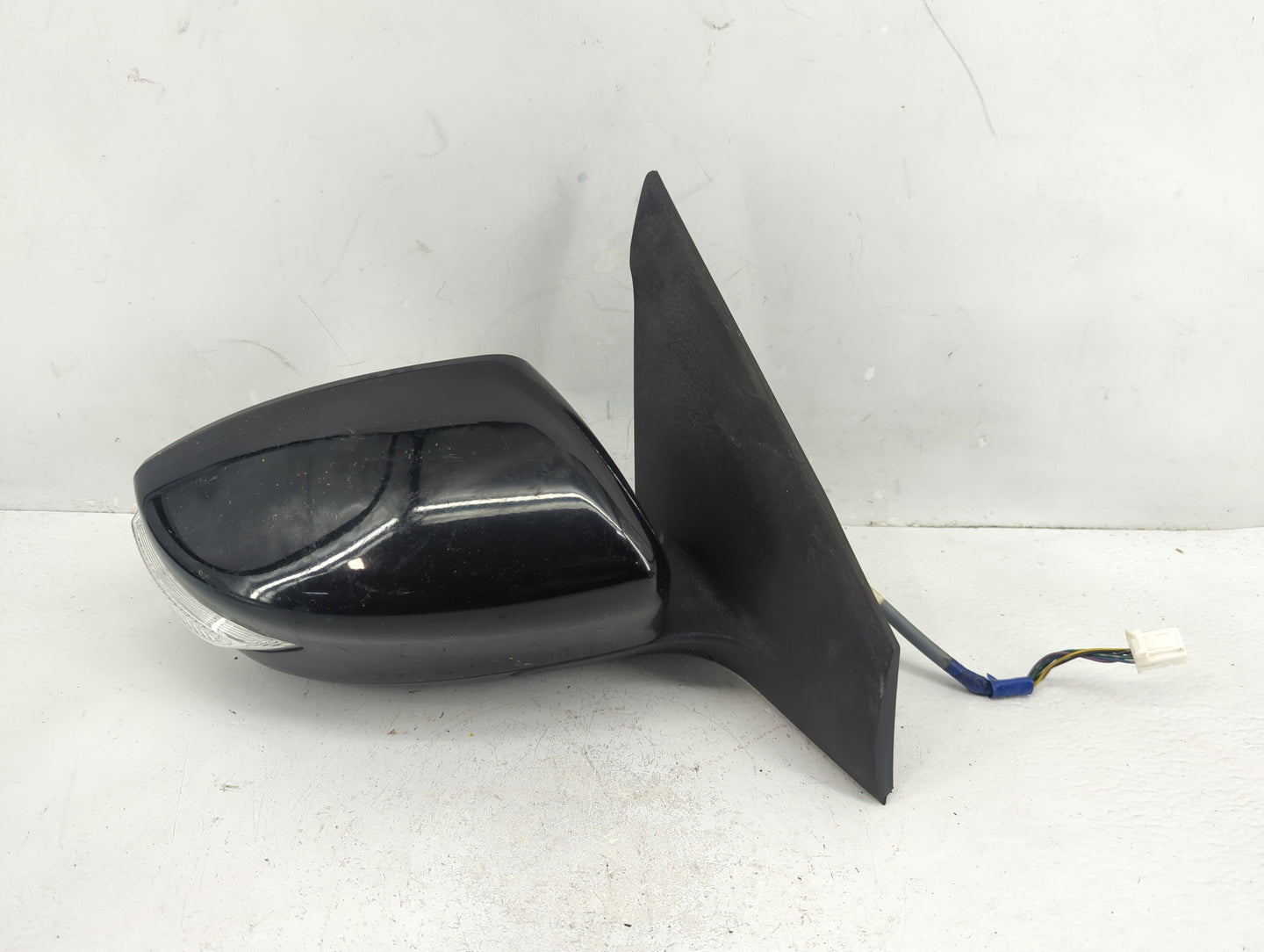 2016-2019 Nissan Sentra Passenger Side View Mirror - Right Door Mirror OEM Used - Oemusedautoparts1.com