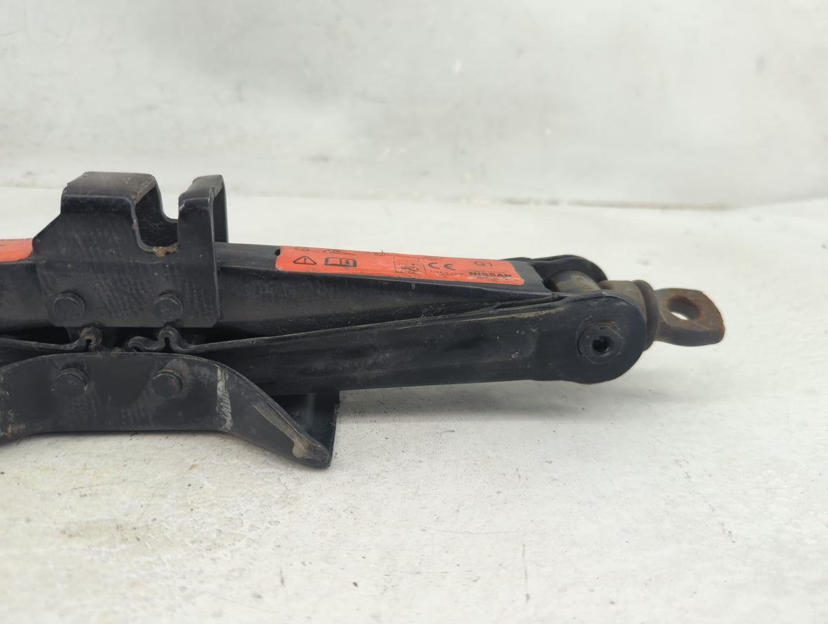 2019 Nissan Sentra Spare Scissor Car Jack 1390215 - Oemusedautoparts1.com