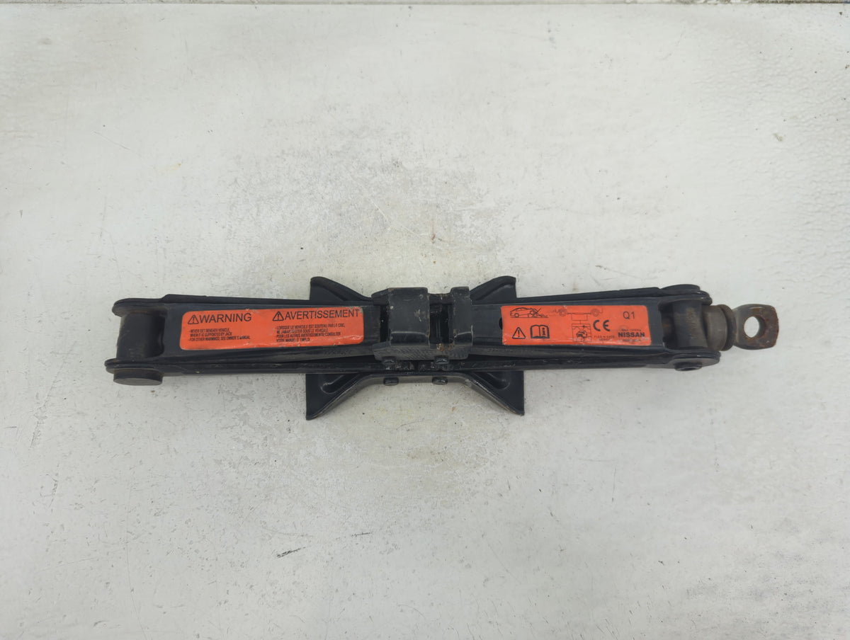 2019 Nissan Sentra Spare Scissor Car Jack 1390215 - Oemusedautoparts1.com