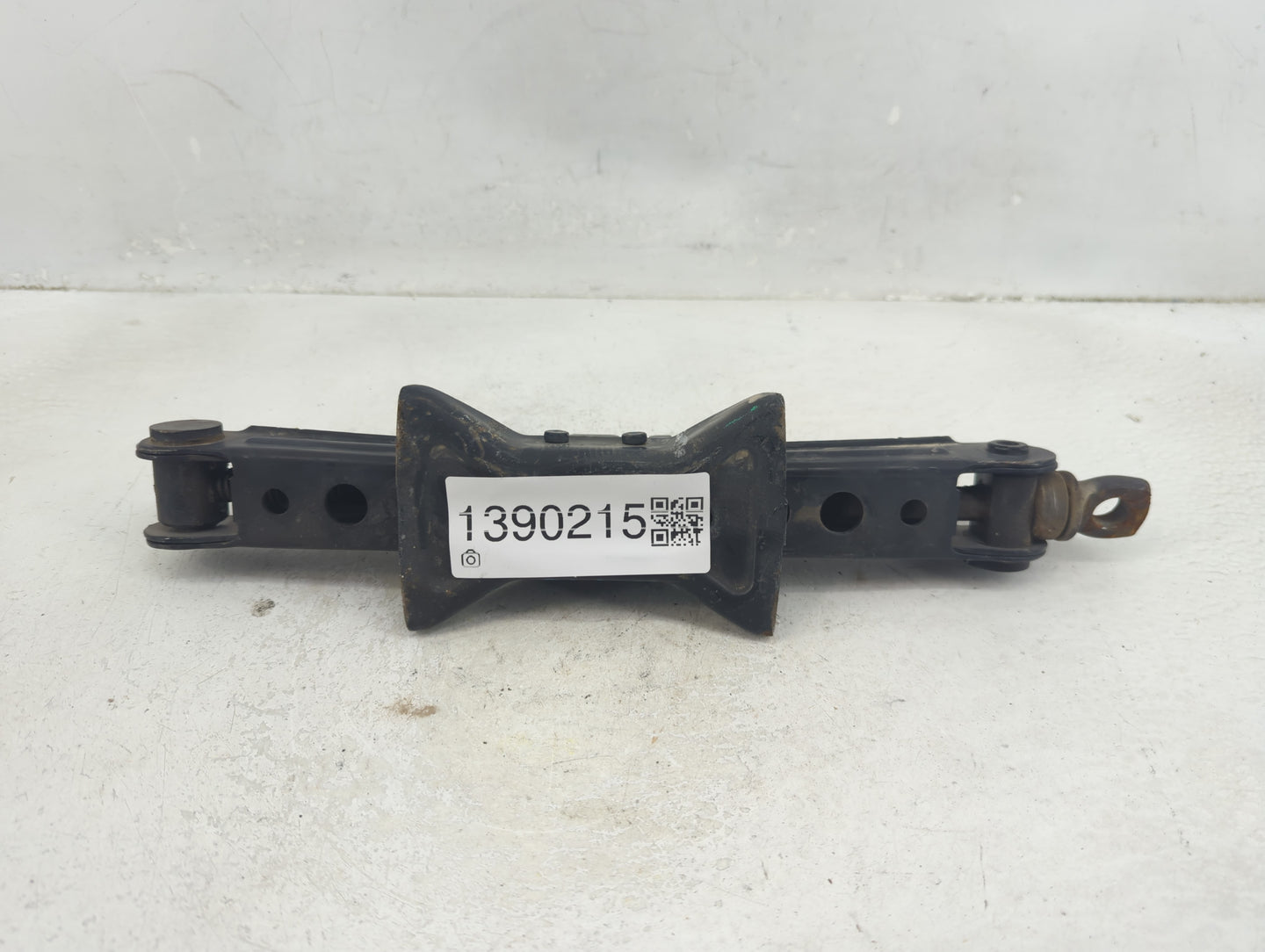 2019 Nissan Sentra Spare Scissor Car Jack - Oemusedautoparts1.com