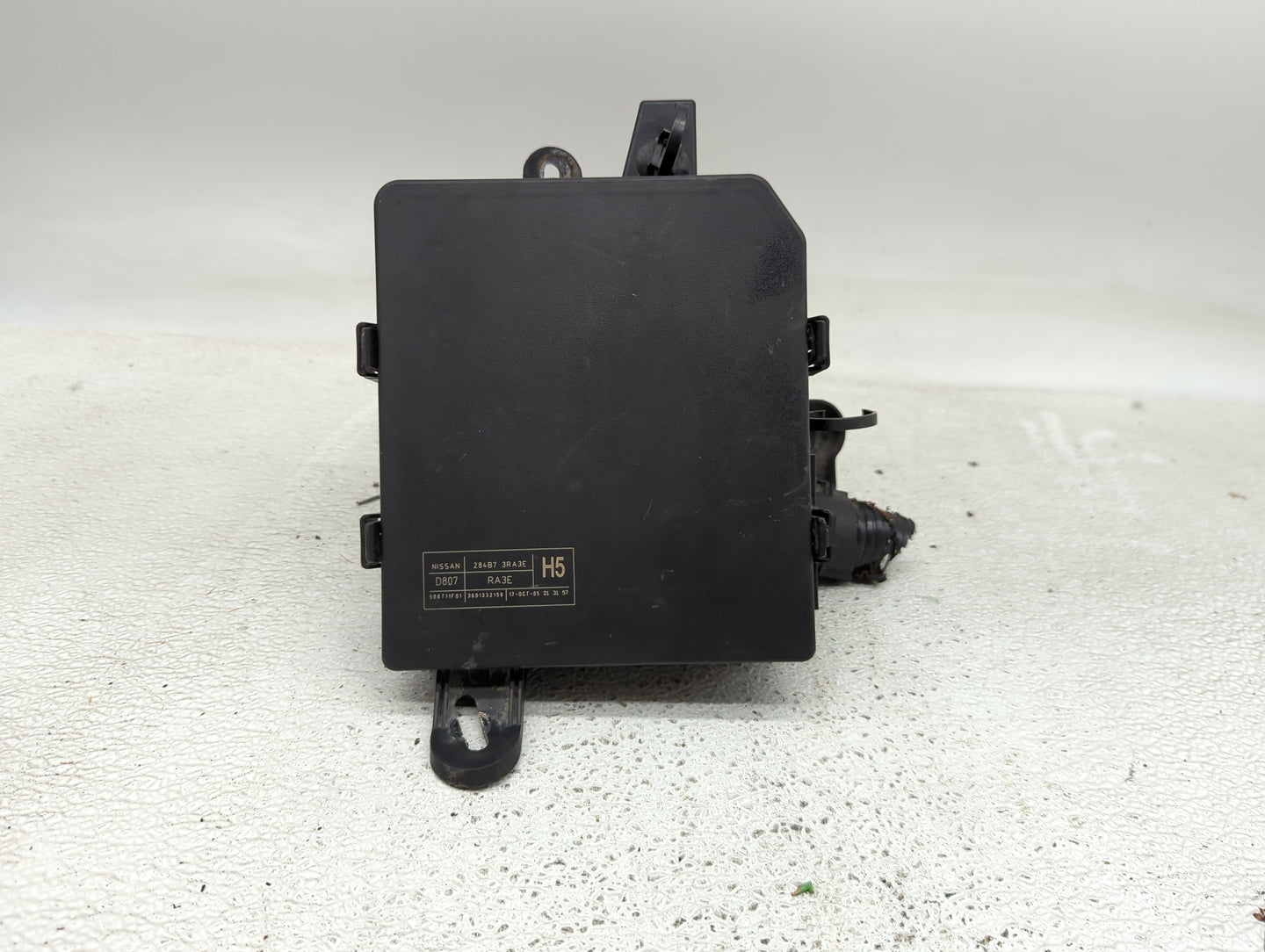 2013-2019 Nissan Sentra Fusebox Fuse Box Panel Relay Module P/N:284B7 3RA3E Fits Fits 2013 2014 2015 2016 2017 2018 2019 OEM