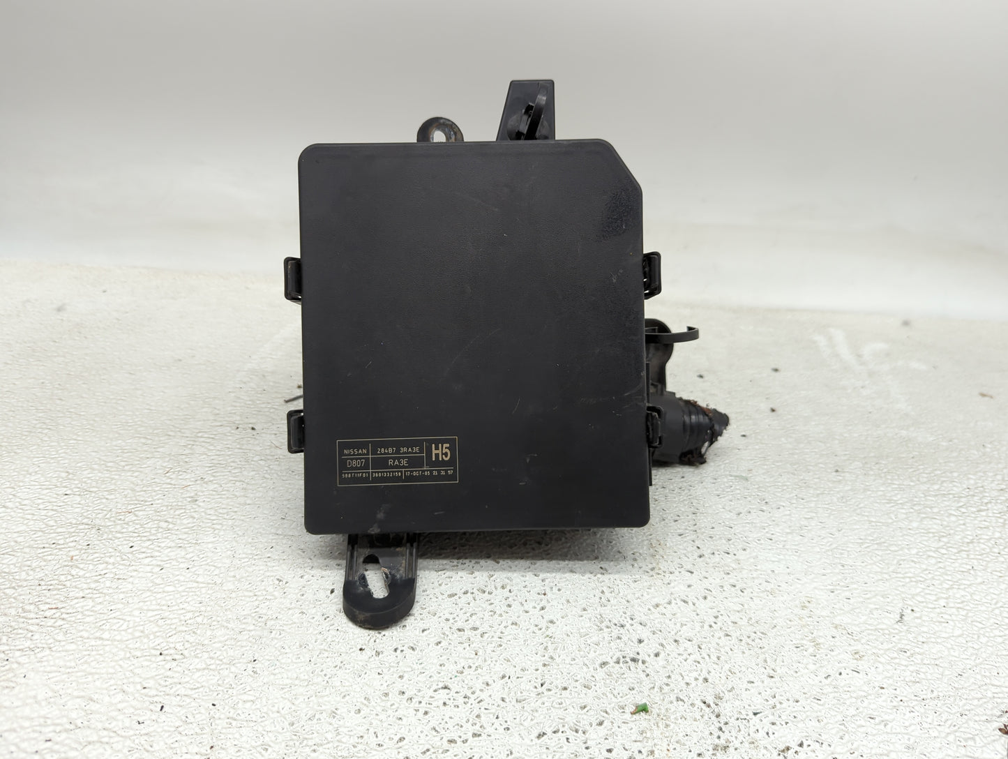 2013-2019 Nissan Sentra Fusebox Fuse Box Panel Relay Module P/N:284B7 3RA3E Fits Fits 2013 2014 2015 2016 2017 2018 2019 OEM