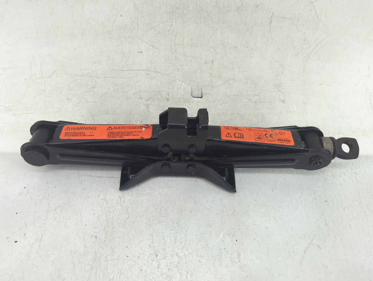 2019 Nissan Sentra Spare Scissor Car Jack 1415849 - Oemusedautoparts1.com