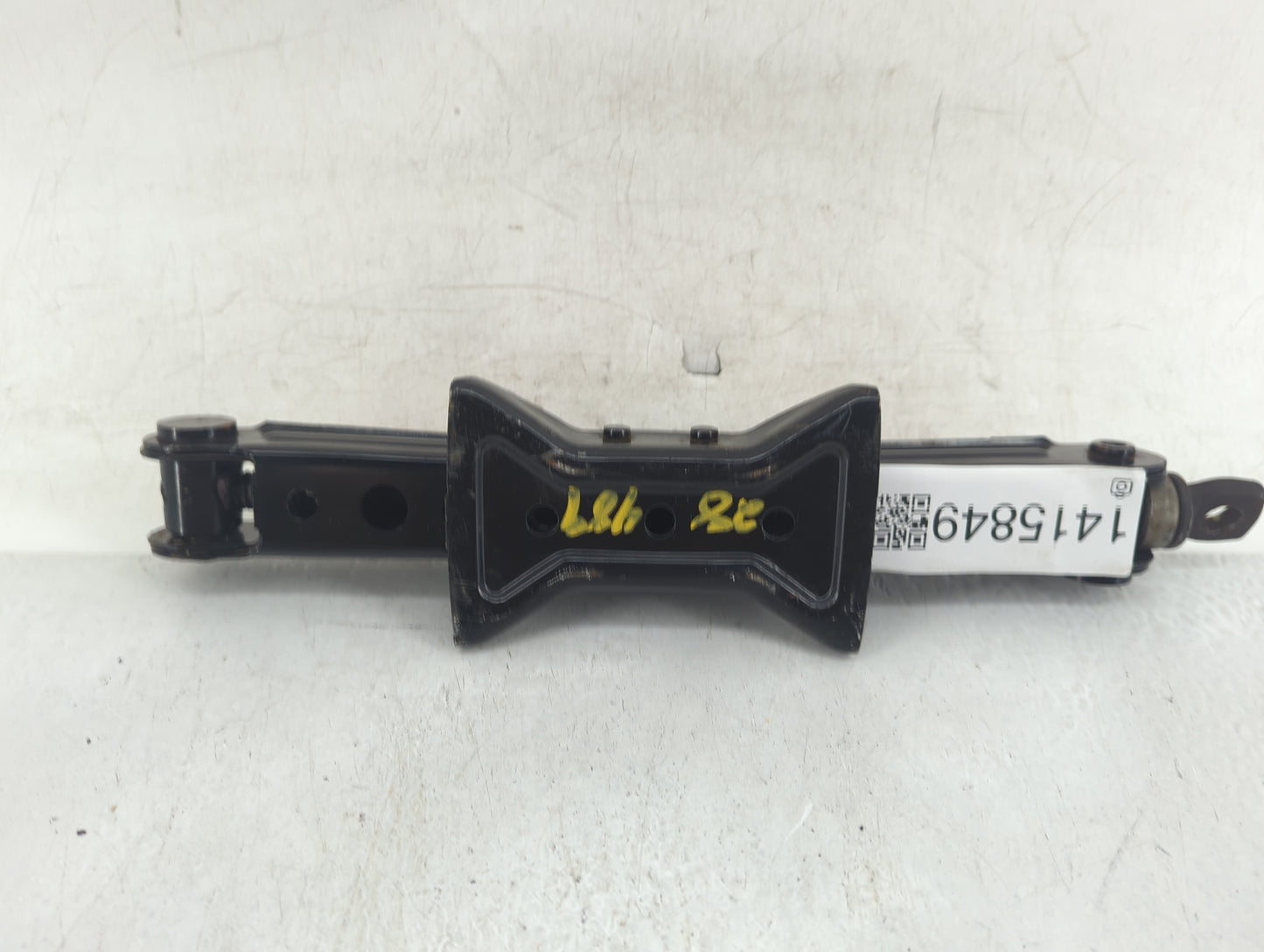 2019 Nissan Sentra Spare Scissor Car Jack 1415849 - Oemusedautoparts1.com