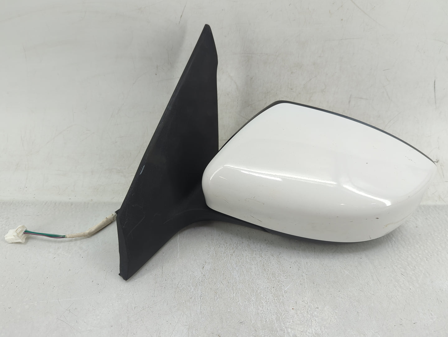 2016-2019 Nissan Sentra Driver Side View Mirror - Left Door Mirror OEM Used - Oemusedautoparts1.com