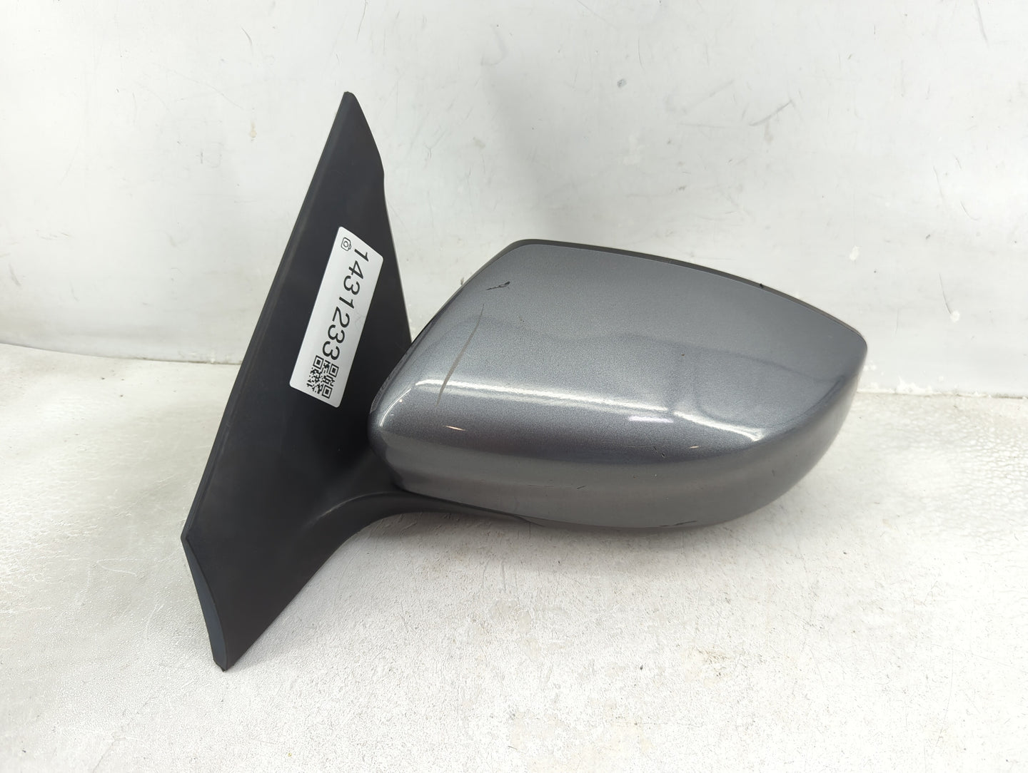 2016-2019 Nissan Sentra Driver Side View Mirror - Left Door Mirror OEM Used - Oemusedautoparts1.com