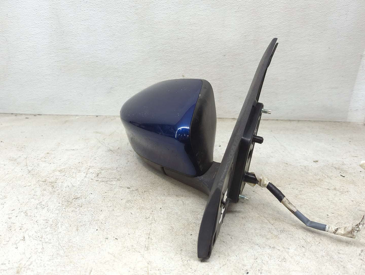 2016-2019 Nissan Sentra Passenger Side View Mirror - Right Door Mirror OEM Used - Oemusedautoparts1.com