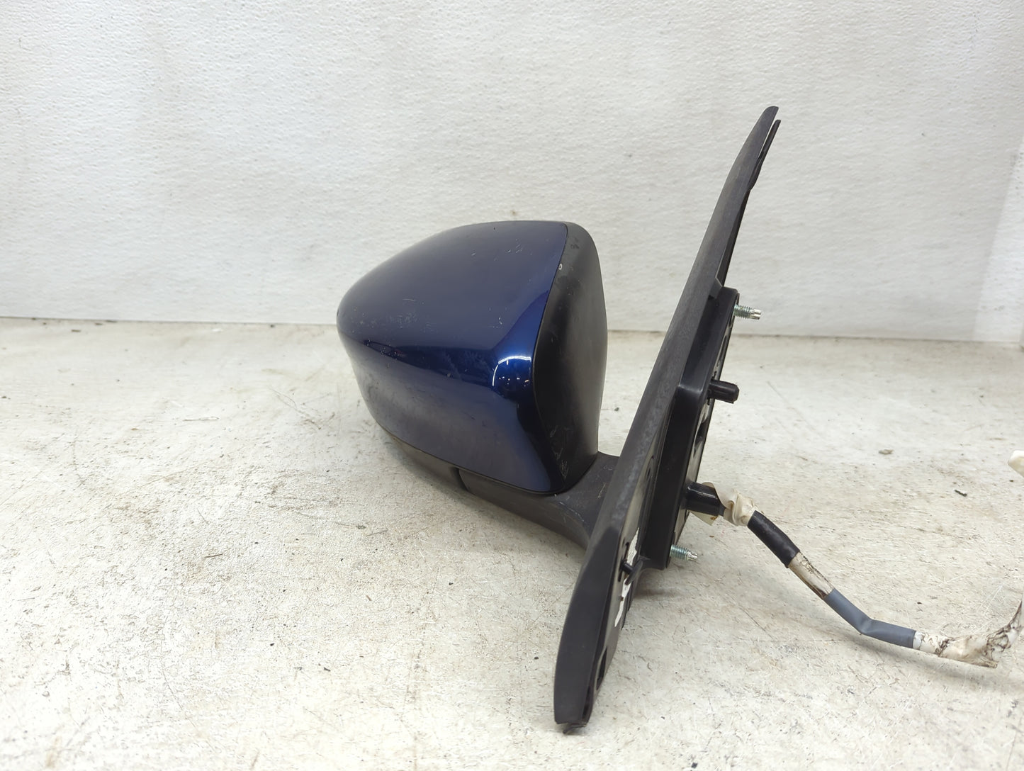 2016-2019 Nissan Sentra Passenger Side View Mirror - Right Door Mirror OEM Used - Oemusedautoparts1.com