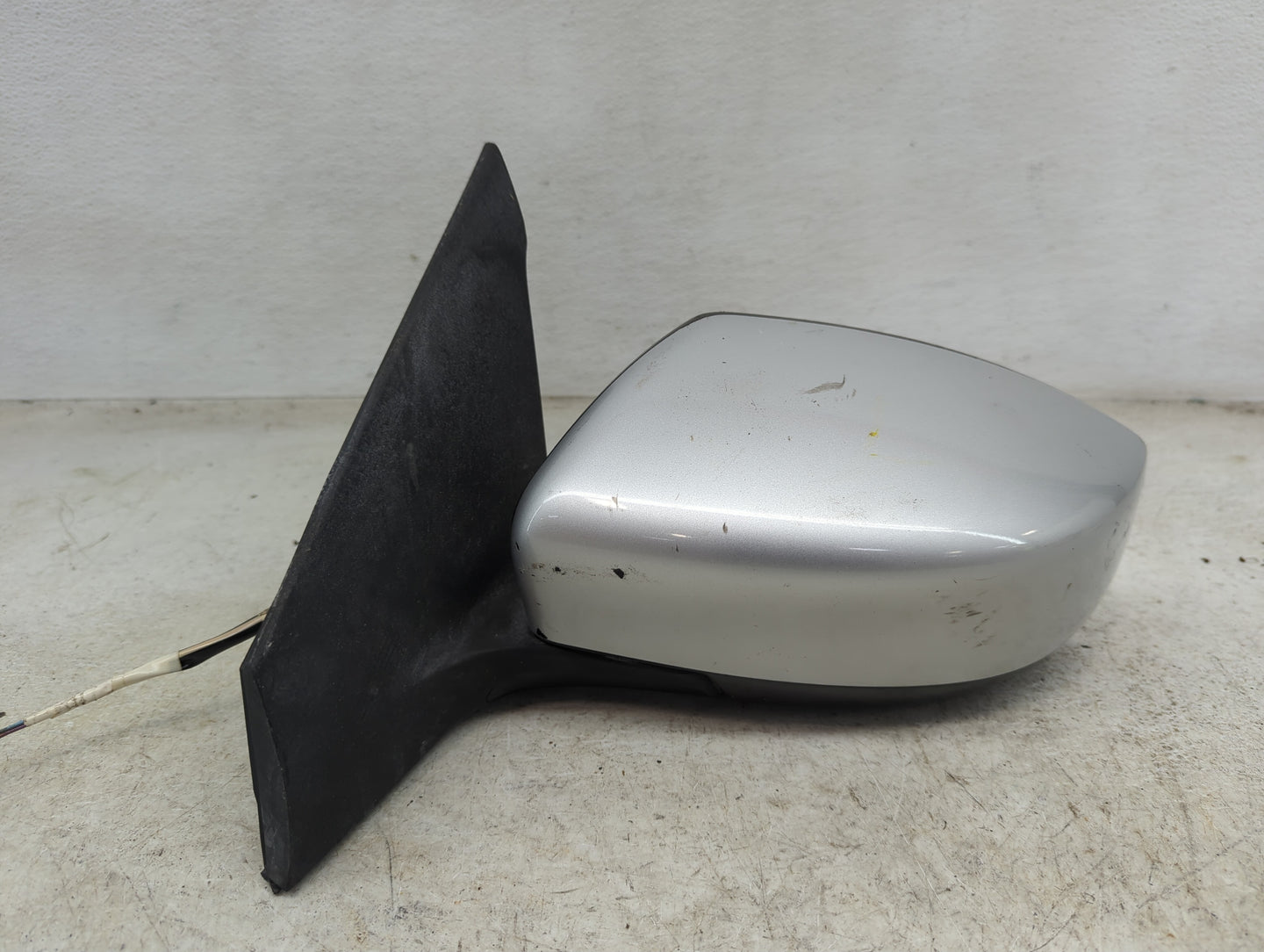 2016-2019 Nissan Sentra Driver Side View Mirror - Left Door Mirror OEM Used - Oemusedautoparts1.com