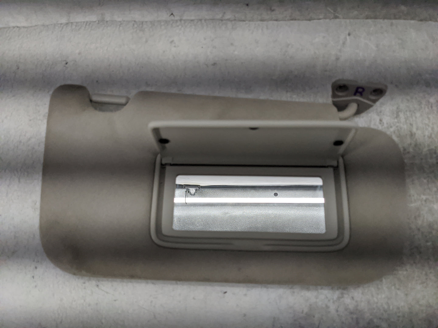 2013-2019 Nissan Sentra Sun Visor Shade Replacement Passenger Right Mirror Fits Fits 2012 2013 2014 2015 2016 2017 2018 2019