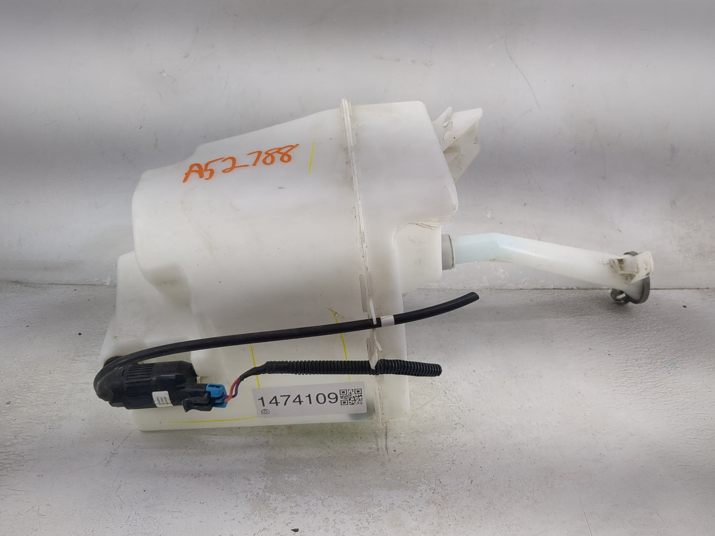 2016-2019 Nissan Sentra Windshield Washer Fluid Reservoir Bottle Oem 1474109 - Oemusedautoparts1.com