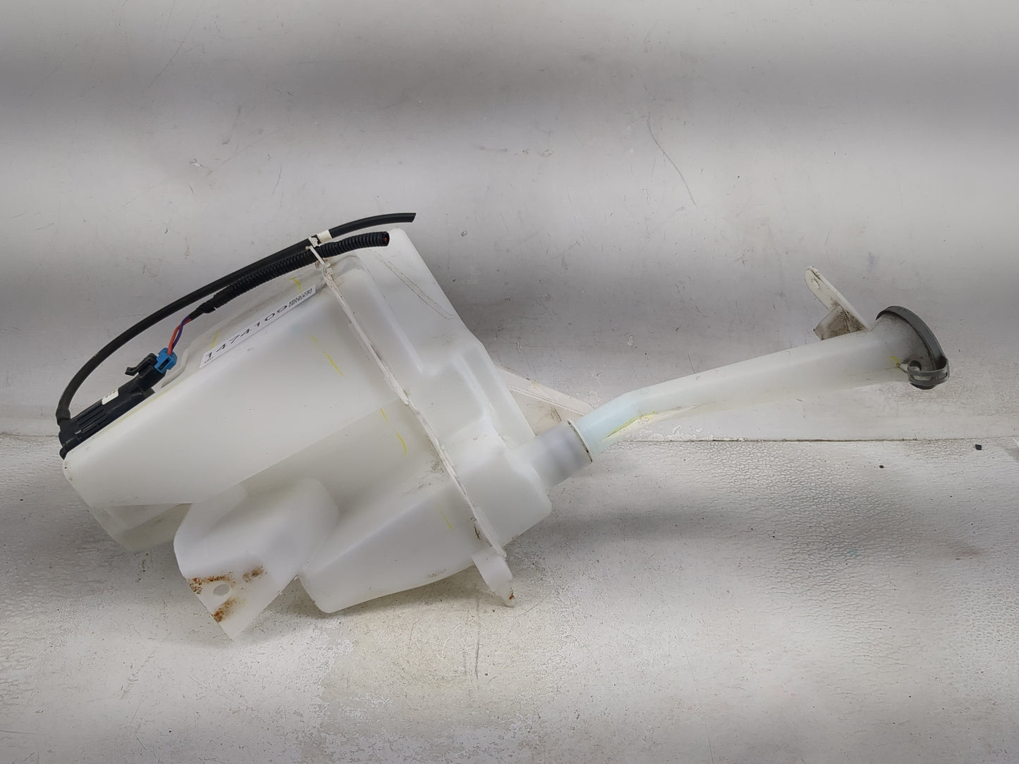 2016-2019 Nissan Sentra Windshield Washer Fluid Reservoir Bottle Oem 1474109 - Oemusedautoparts1.com