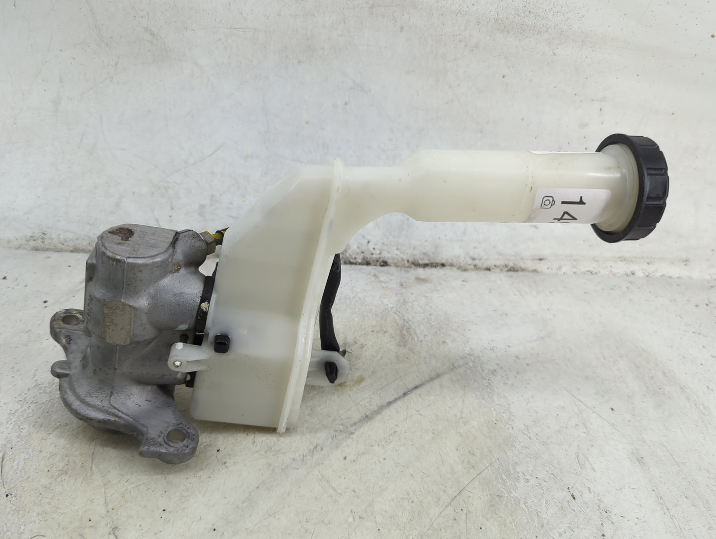 2013-2019 Nissan Sentra Brake Master Cylinder 1492441 - Oemusedautoparts1.com