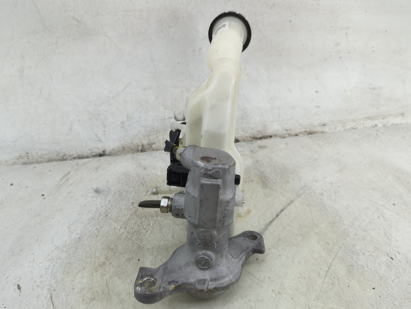 2013-2019 Nissan Sentra Brake Master Cylinder 1492441 - Oemusedautoparts1.com
