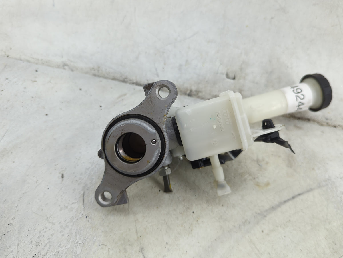 2013-2019 Nissan Sentra Brake Master Cylinder 1492441 - Oemusedautoparts1.com