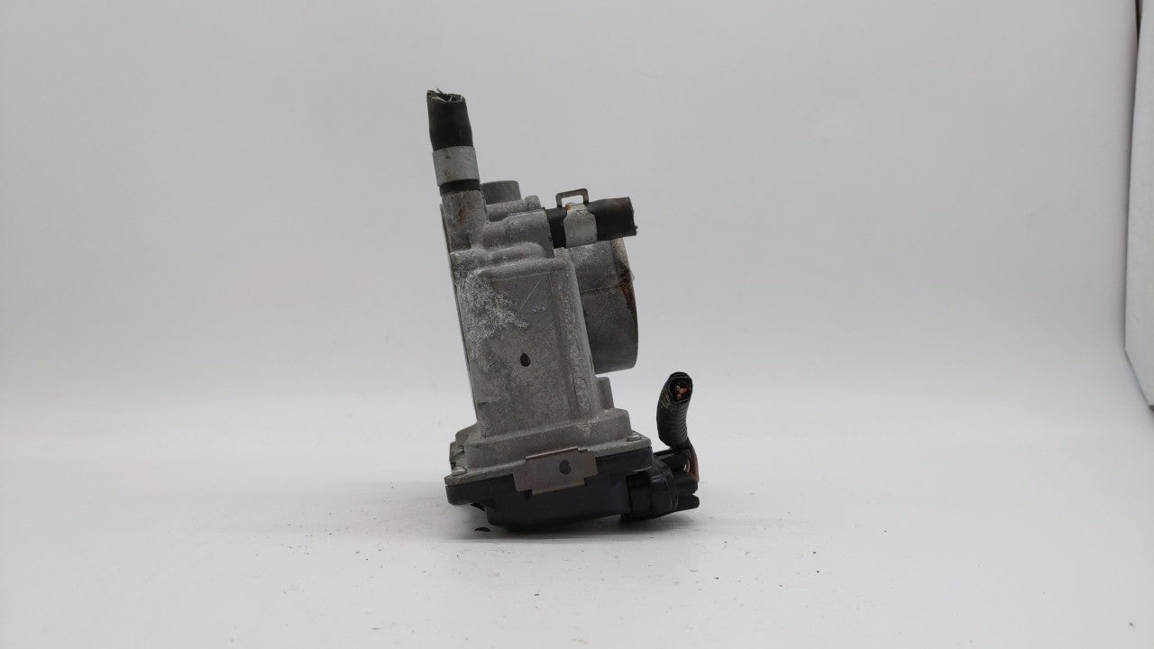 2013-2019 Nissan Sentra Throttle Body P/N:3RA60-01 C 3RA60-01 E, 3RA60-01 D Fits Fits 2013 2014 2015 2016 2017 2018 2019 OEM