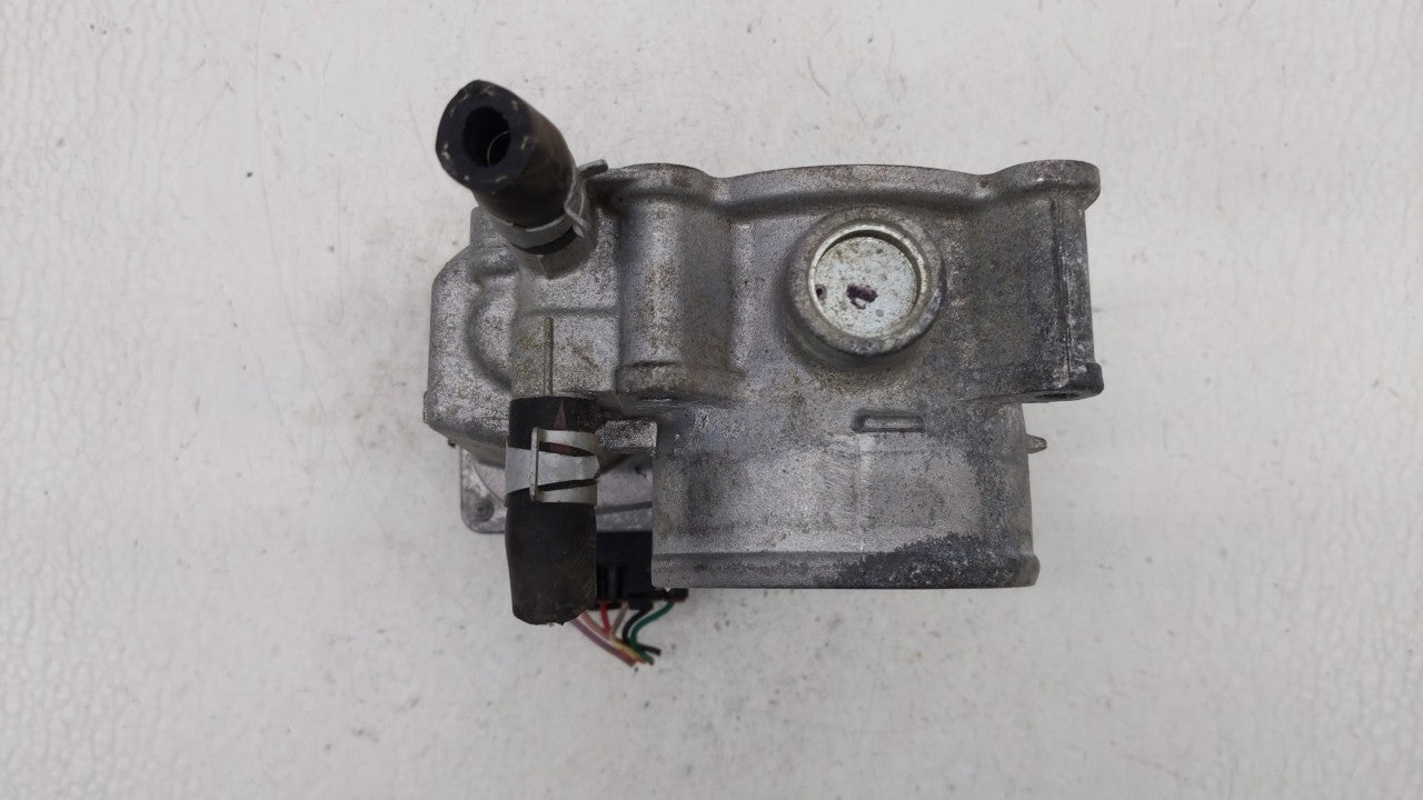 2013-2019 Nissan Sentra Throttle Body P/N:3RA60-01 C 3RA60-01 E, 3RA60-01 D Fits Fits 2013 2014 2015 2016 2017 2018 2019 OEM