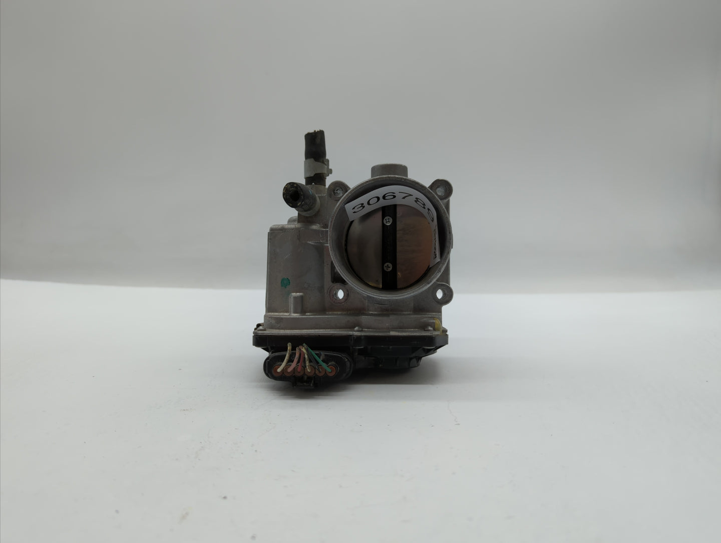 2013-2019 Nissan Sentra Throttle Body P/N:3RA60-01 C 3RA60-01 E, 3RA60-01 D Fits Fits 2013 2014 2015 2016 2017 2018 2019 OEM