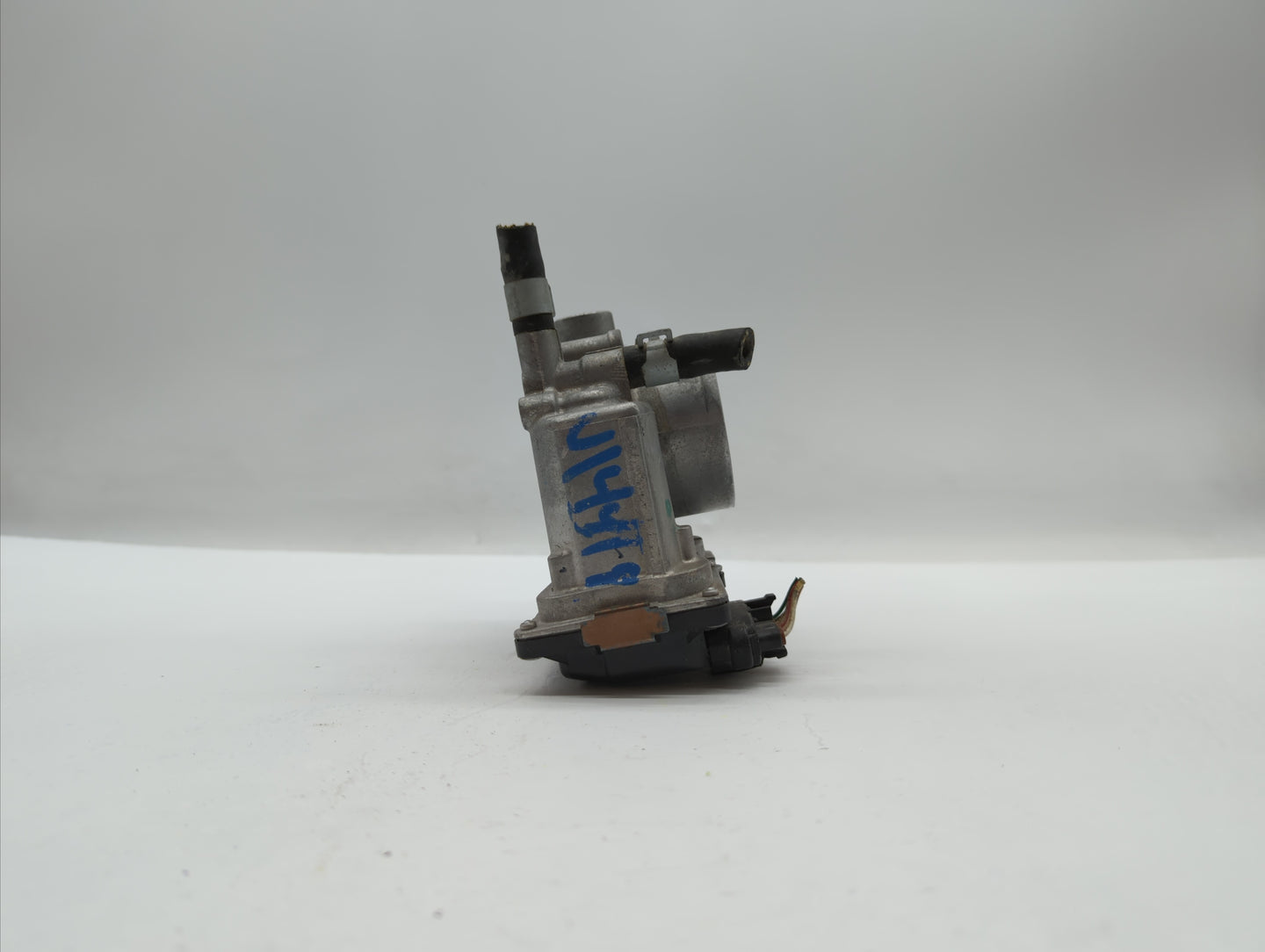 2013-2019 Nissan Sentra Throttle Body P/N:3RA60-01 C 3RA60-01 E, 3RA60-01 D Fits Fits 2013 2014 2015 2016 2017 2018 2019 OEM