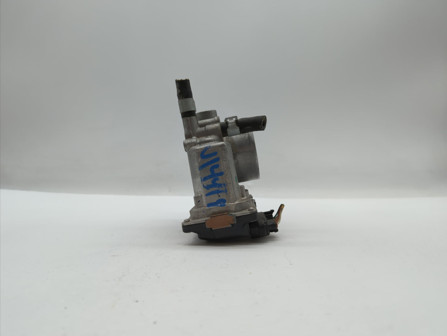 2013-2019 Nissan Sentra Throttle Body P/N:3RA60-01 C 3RA60-01 E, 3RA60-01 D Fits Fits 2013 2014 2015 2016 2017 2018 2019 OEM