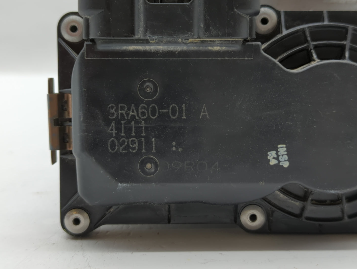 2013-2019 Nissan Sentra Throttle Body P/N:3RA60-01 C 3RA60-01 E, 3RA60-01 D Fits Fits 2013 2014 2015 2016 2017 2018 2019 OEM