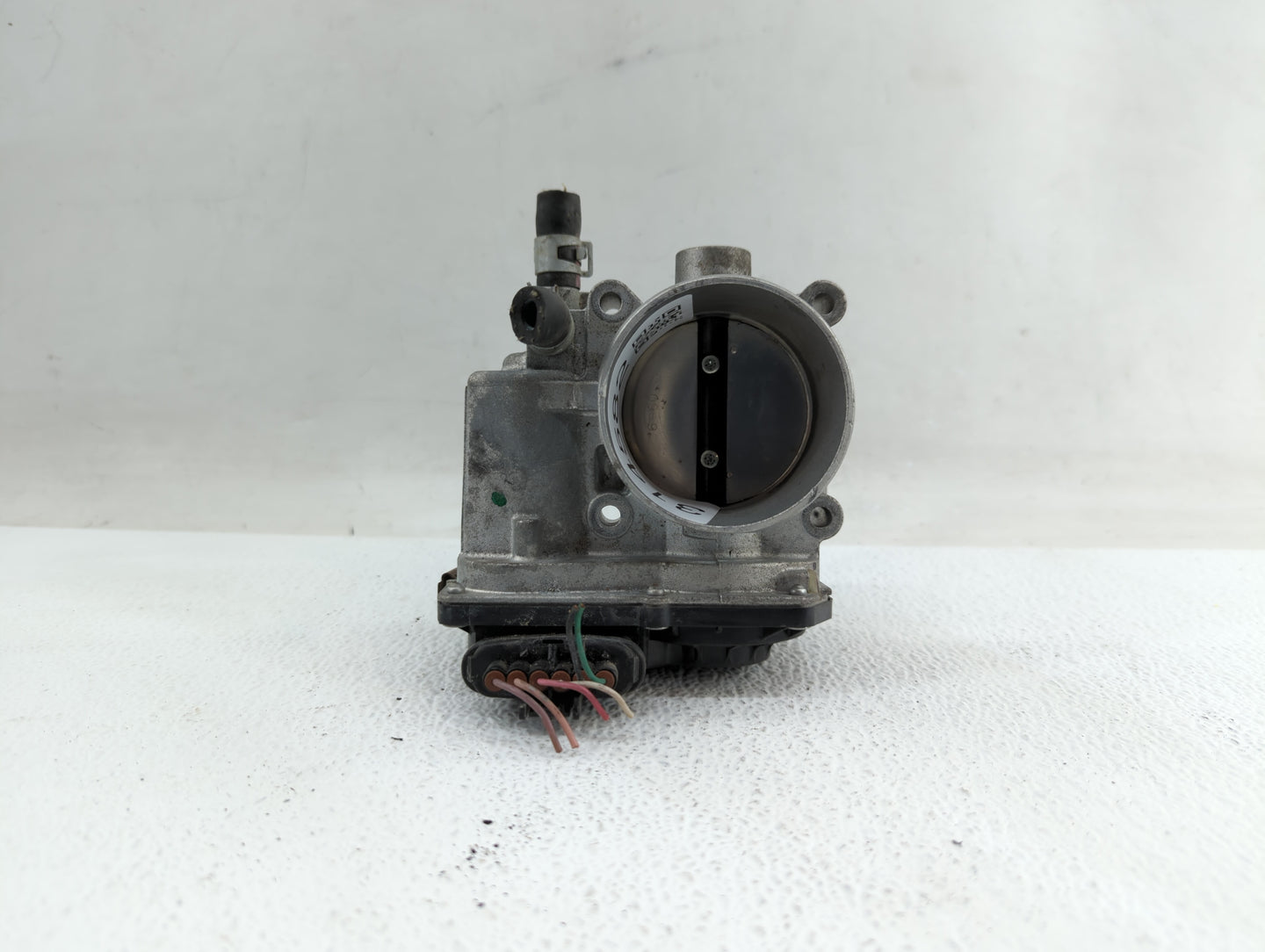 2013-2019 Nissan Sentra Throttle Body P/N:3RA60-01 C 3RA60-01 E, 3RA60-01 D Fits Fits 2013 2014 2015 2016 2017 2018 2019 OEM