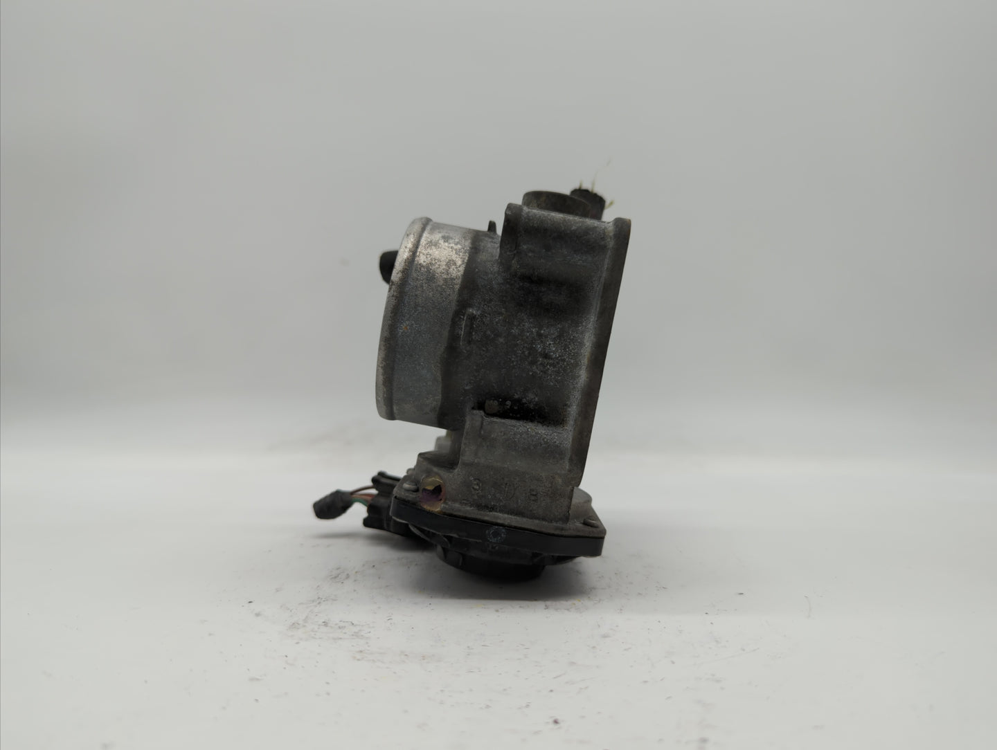 2013-2019 Nissan Sentra Throttle Body P/N:3RA60-01 C 3RA60-01 E, 3RA60-01 D Fits Fits 2013 2014 2015 2016 2017 2018 2019 OEM