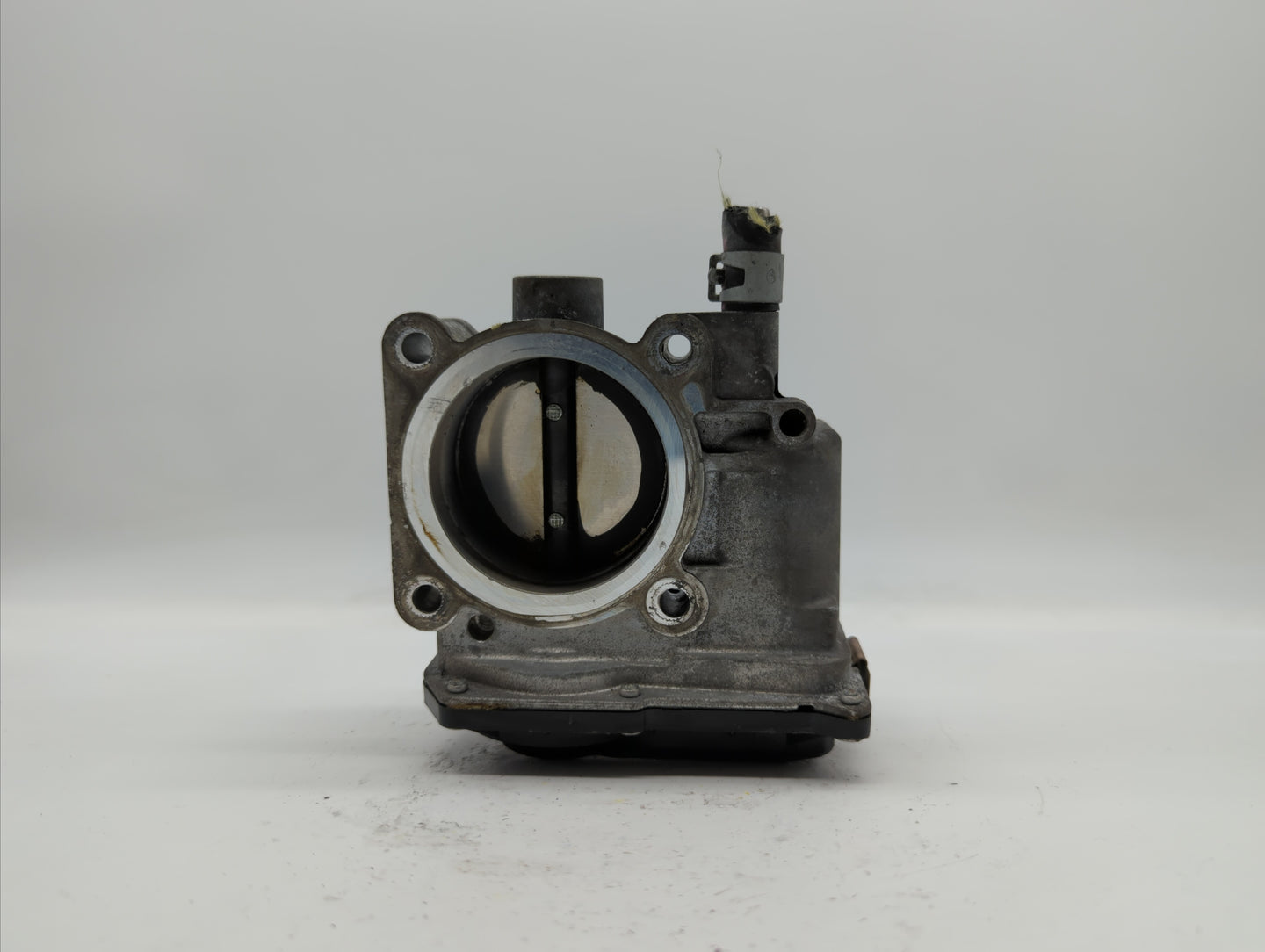 2013-2019 Nissan Sentra Throttle Body P/N:3RA60-01 C 3RA60-01 E, 3RA60-01 D Fits Fits 2013 2014 2015 2016 2017 2018 2019 OEM