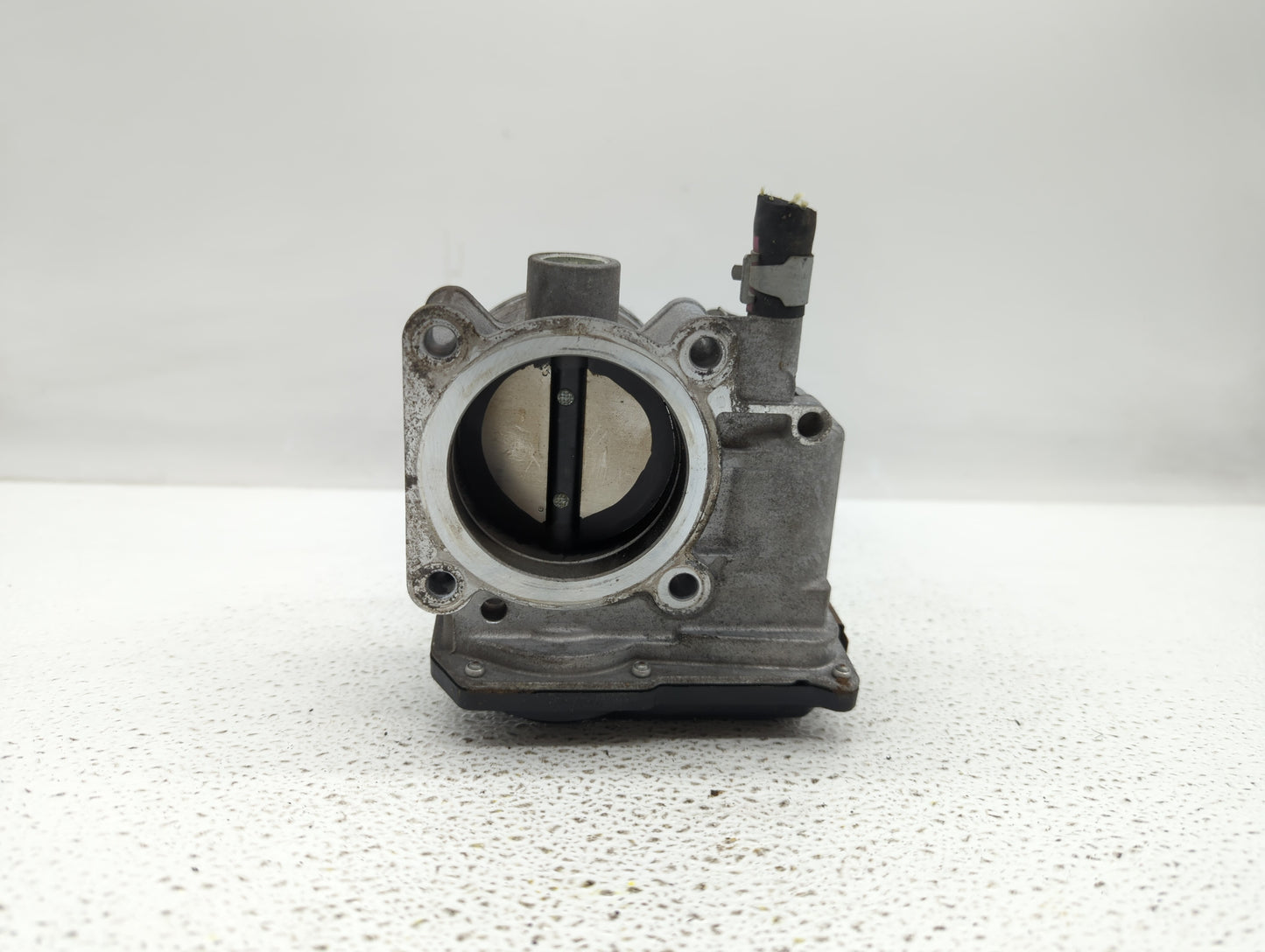 2013-2019 Nissan Sentra Throttle Body P/N:3RA60-01 C 3RA60-01 E, 3RA60-01 D Fits Fits 2013 2014 2015 2016 2017 2018 2019 OEM