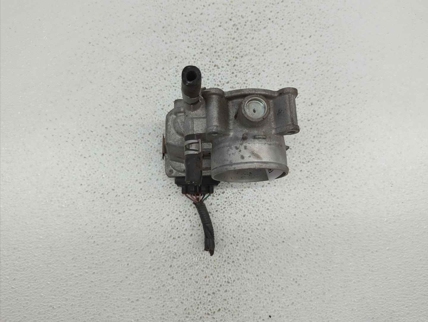 2013-2019 Nissan Sentra Throttle Body P/N:3RA60-01 C 3RA60-01 E, 3RA60-01 D Fits Fits 2013 2014 2015 2016 2017 2018 2019 OEM