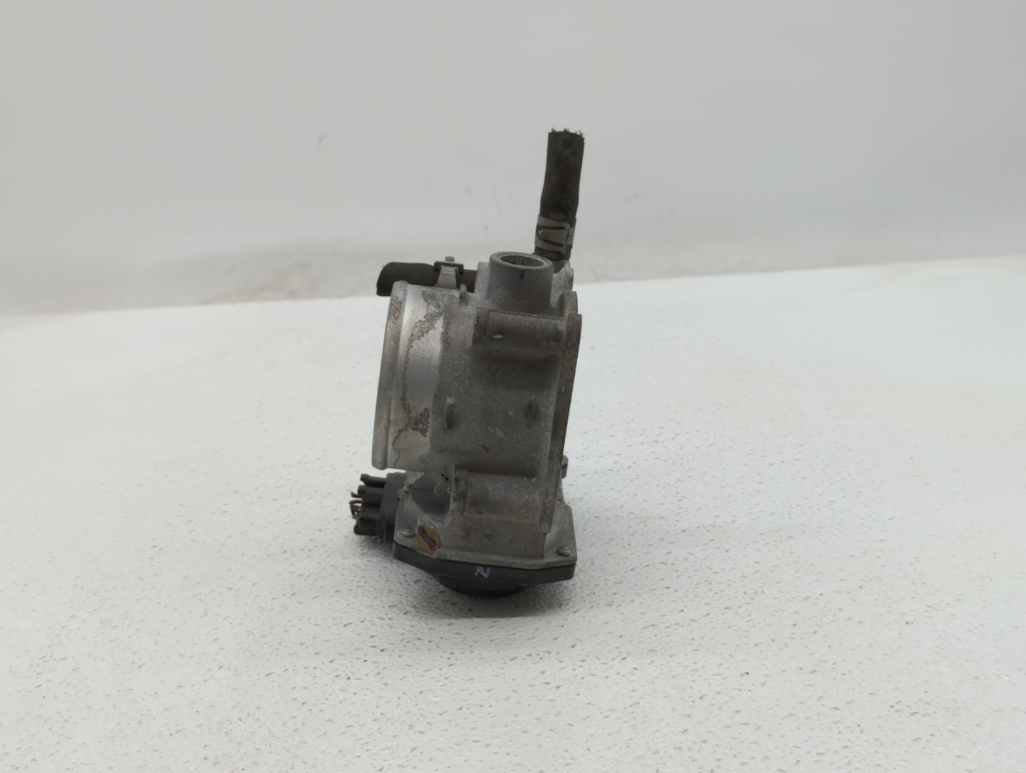 2013-2019 Nissan Sentra Throttle Body P/N:3RA60-01 C 3RA60-01 E, 3RA60-01 D Fits Fits 2013 2014 2015 2016 2017 2018 2019 OEM