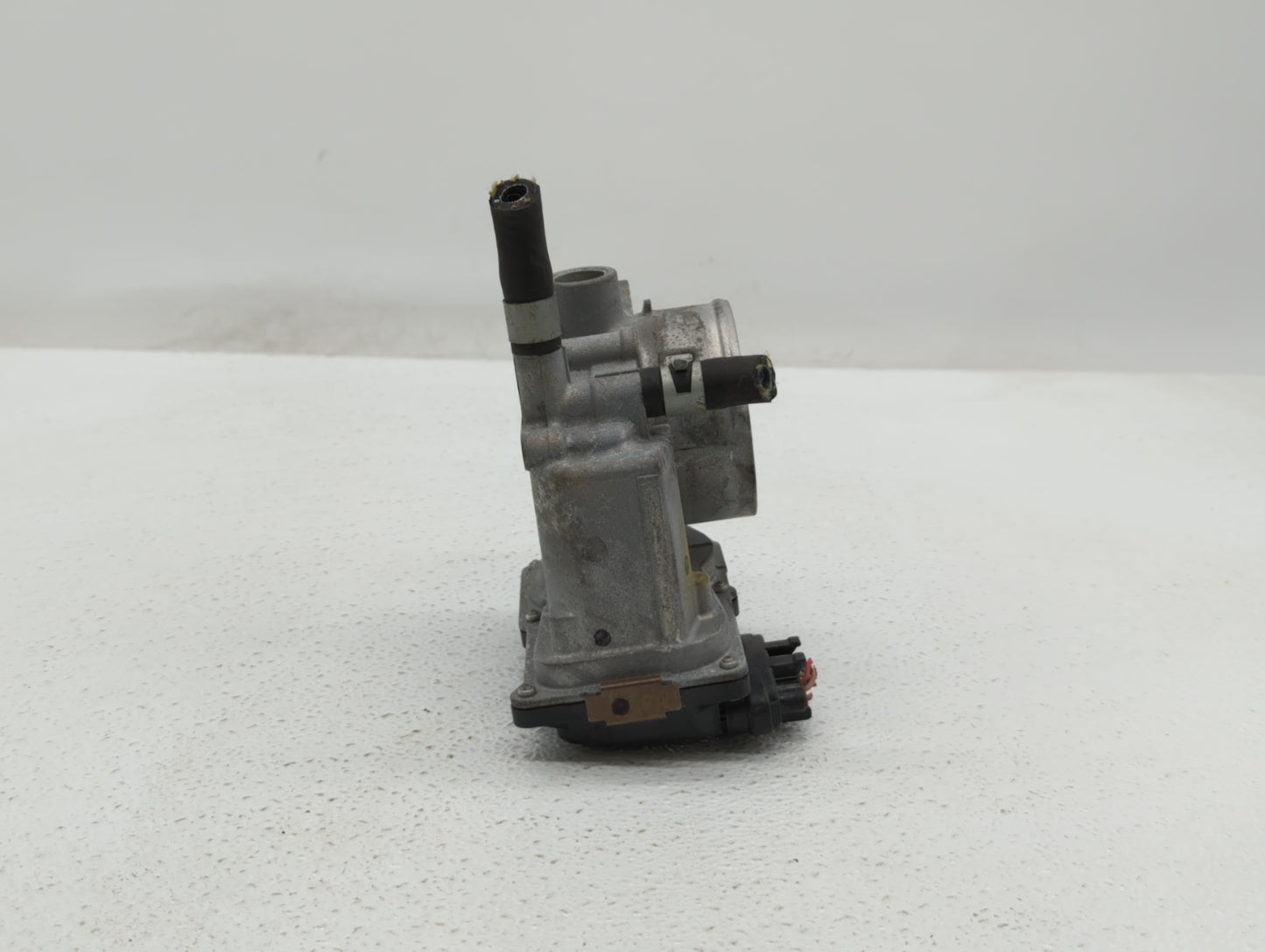 2013-2019 Nissan Sentra Throttle Body P/N:3RA60-01 C 3RA60-01 E, 3RA60-01 D Fits Fits 2013 2014 2015 2016 2017 2018 2019 OEM
