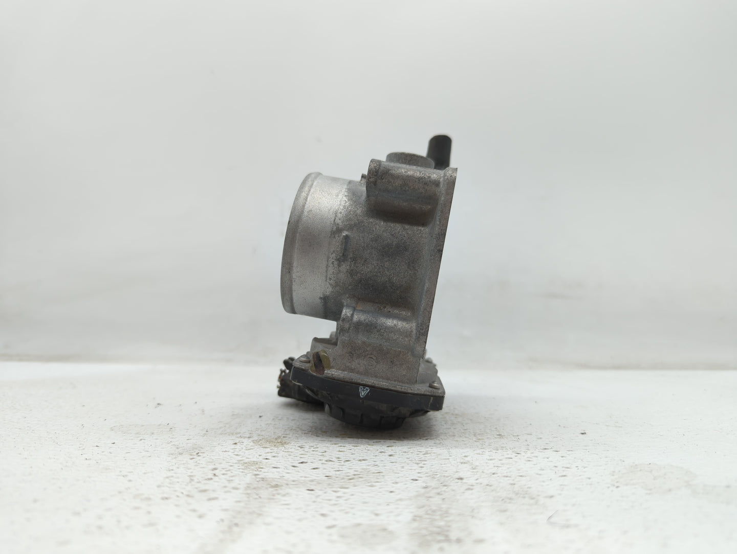 2013-2019 Nissan Sentra Throttle Body P/N:3RA60-01 C 3RA60-01 E, 3RA60-01 D Fits Fits 2013 2014 2015 2016 2017 2018 2019 OEM