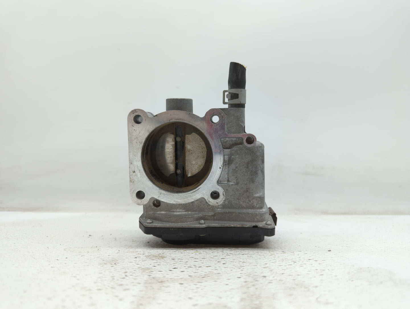 2013-2019 Nissan Sentra Throttle Body P/N:3RA60-01 C 3RA60-01 E, 3RA60-01 D Fits Fits 2013 2014 2015 2016 2017 2018 2019 OEM
