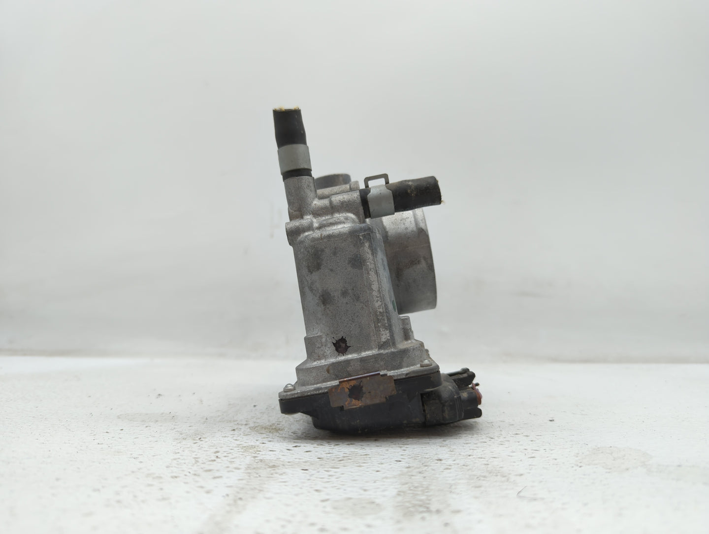 2013-2019 Nissan Sentra Throttle Body P/N:3RA60-01 C 3RA60-01 E, 3RA60-01 D Fits Fits 2013 2014 2015 2016 2017 2018 2019 OEM