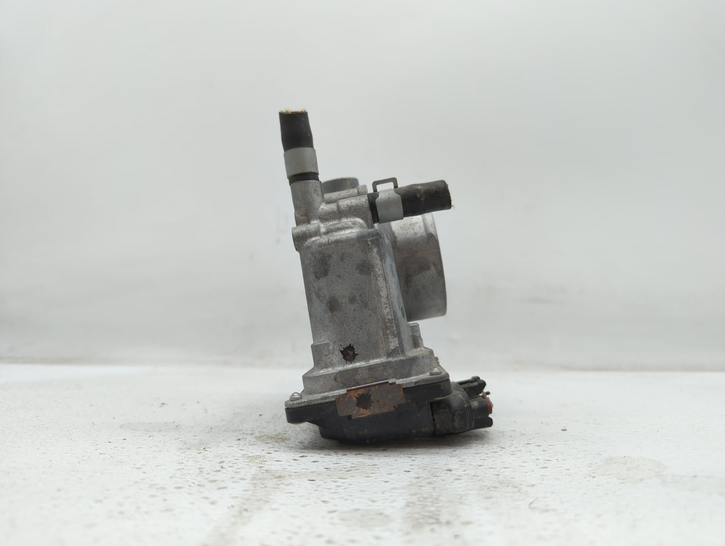 2013-2019 Nissan Sentra Throttle Body P/N:3RA60-01 C 3RA60-01 E, 3RA60-01 D Fits Fits 2013 2014 2015 2016 2017 2018 2019 OEM