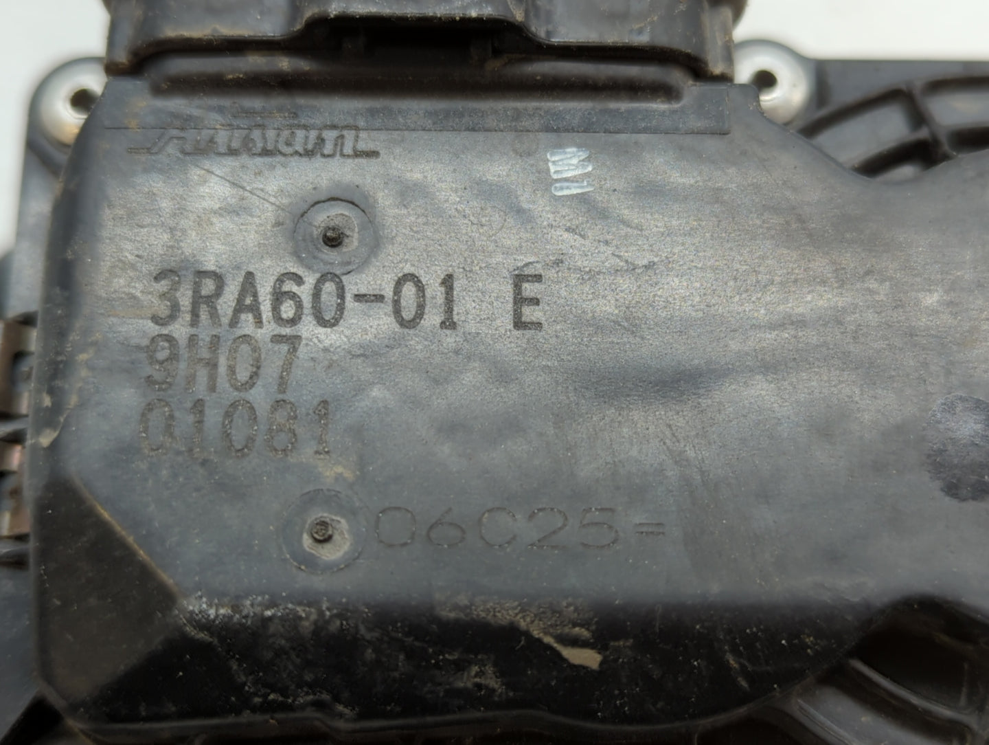 2013-2019 Nissan Sentra Throttle Body P/N:3RA60-01 C 3RA60-01 E, 3RA60-01 D Fits Fits 2013 2014 2015 2016 2017 2018 2019 OEM