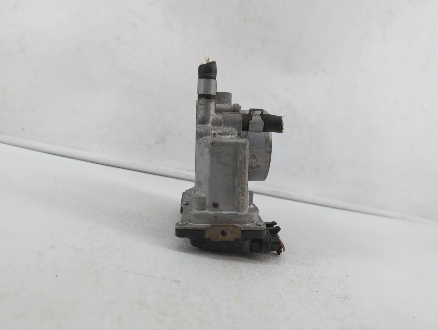 2013-2019 Nissan Sentra Throttle Body P/N:3RA60-01 C 3RA60-01 E, 3RA60-01 D Fits Fits 2013 2014 2015 2016 2017 2018 2019 OEM