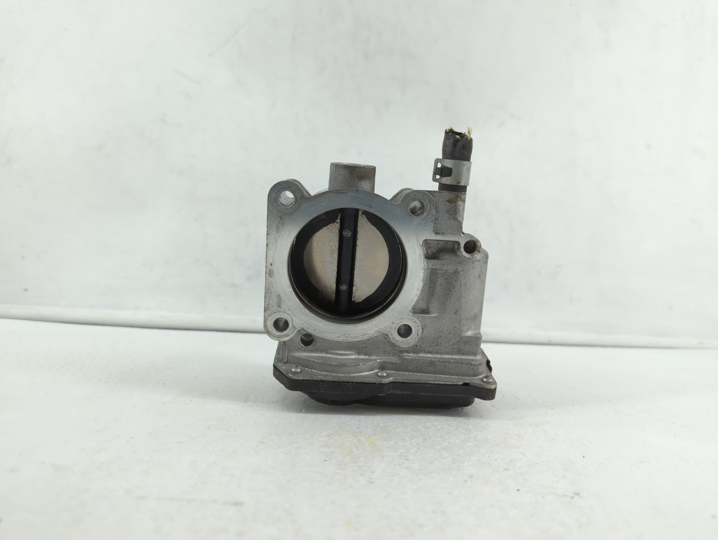 2013-2019 Nissan Sentra Throttle Body P/N:3RA60-01 C 3RA60-01 E, 3RA60-01 D Fits Fits 2013 2014 2015 2016 2017 2018 2019 OEM