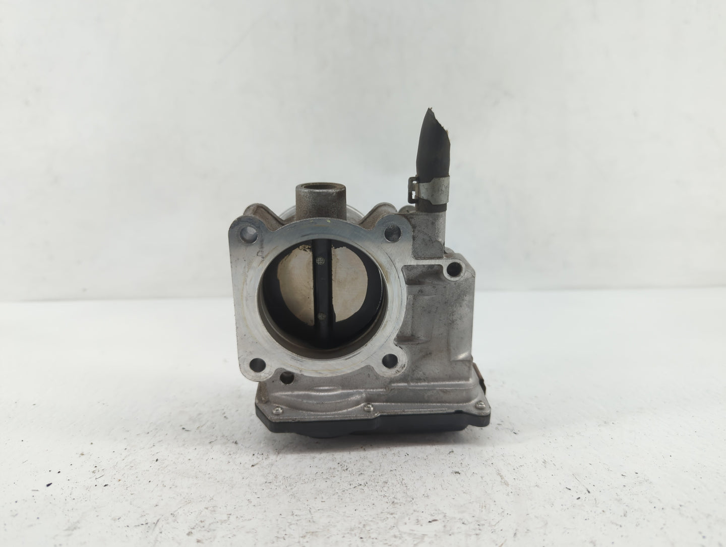 2013-2019 Nissan Sentra Throttle Body P/N:3RA60-01 C 3RA60-01 E, 3RA60-01 D Fits Fits 2013 2014 2015 2016 2017 2018 2019 OEM