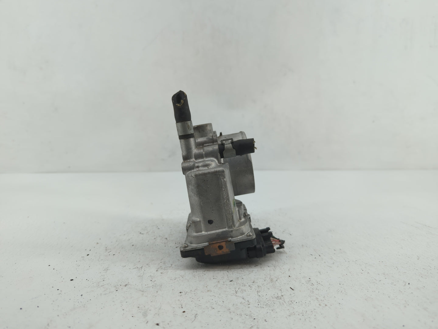 2013-2019 Nissan Sentra Throttle Body P/N:3RA60-01 C 3RA60-01 E, 3RA60-01 D Fits Fits 2013 2014 2015 2016 2017 2018 2019 OEM